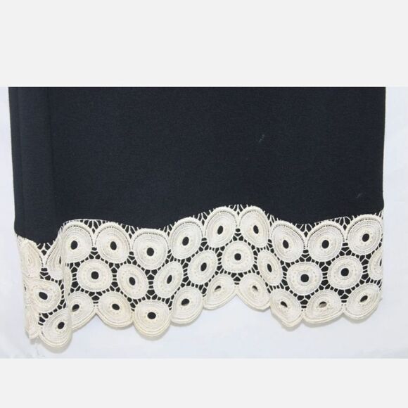 YOANA BARASCHI BLACK WITH IVORY CROCHET LACE SIZE M SLEEVELESS SWEATER DRESS - Picture 5 of 7